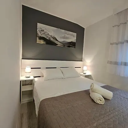 Apartment Apartmani Central